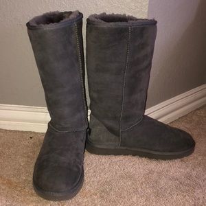 Grey tall Ugg boots